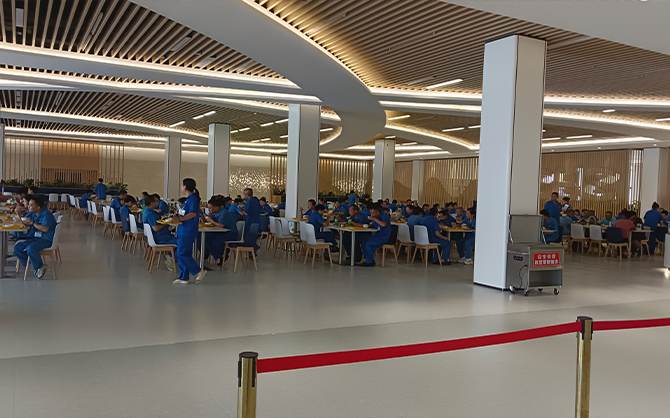 工廠食堂就餐現(xiàn)場圖片