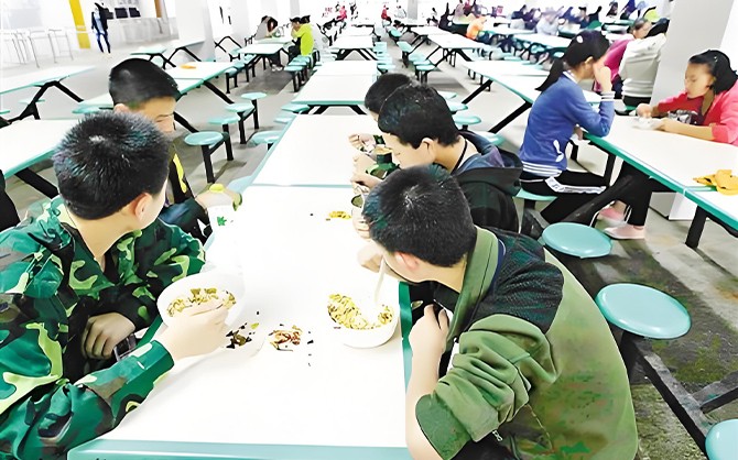 專(zhuān)業(yè)飯?zhí)贸邪芾砼c服務(wù)升級(jí)之路