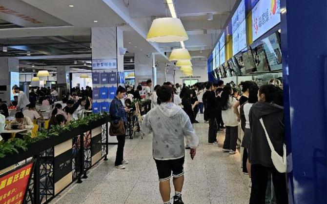 餐飲公司承包食堂某項目點現(xiàn)場圖片