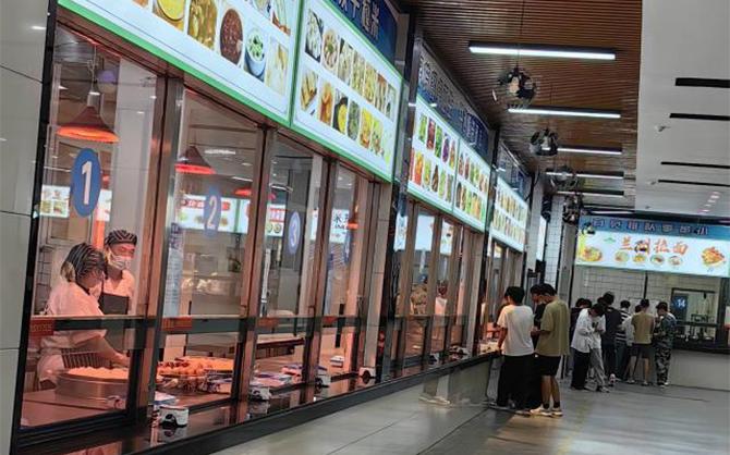 中學食堂承包管理策略探討