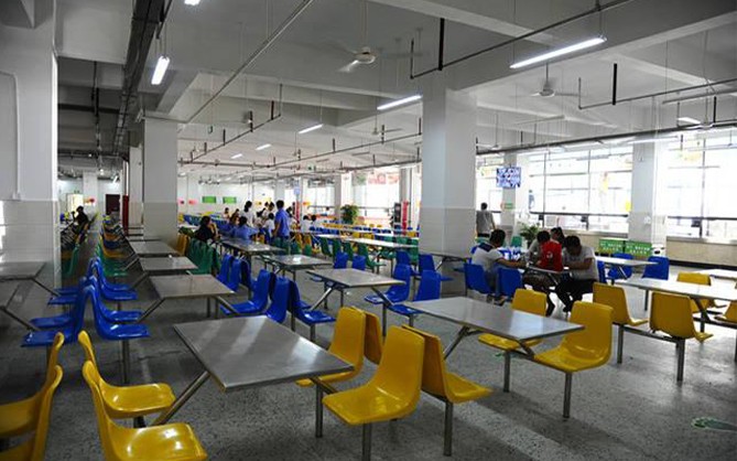 泉州企業食堂承包商：讓員工吃上放心餐